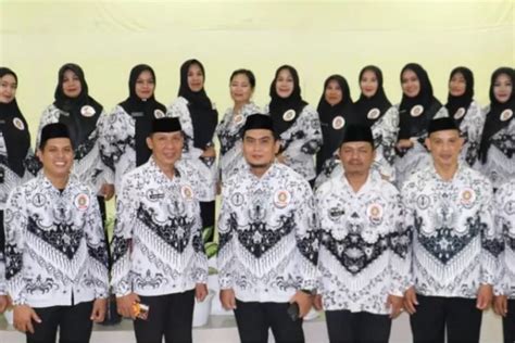 Bandingkan Perbedaan Hak Yang Diterima Oleh PNS Dan PPPK Guru Wajib