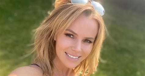 Amanda Holden Strips Off Fully Naked And Bounces On Trampoline In Sexy