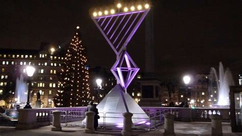 Giant Menorah To Light Up Trafalgar Square For Chanukah The Jewish
