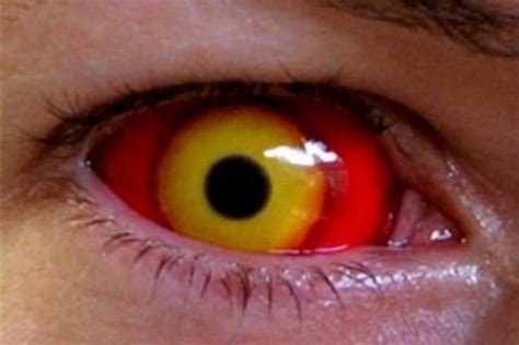 Ideas For Using Special Effect Contacts Lenses With A Halloween Costume