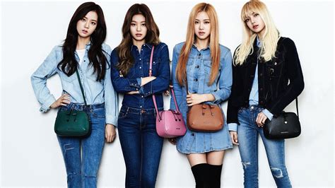 Wallpapers, which consists of 4 individuals. BLACKPINK Lisa And Rose Wallpapers - Wallpaper Cave