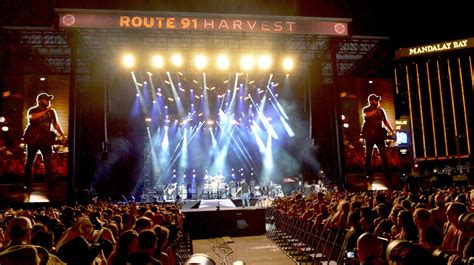 Getting to and from vegas, getting to the venue, and getting back to. GALLERY | Route 91 Harvest Country Music Festival on Las Vegas Strip | KSNV