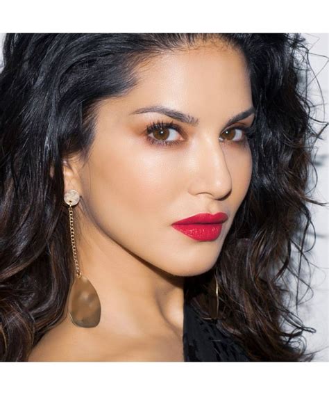 Wild Cherry Liquid Lip Color Star Struck By Sunny Leone 3322276