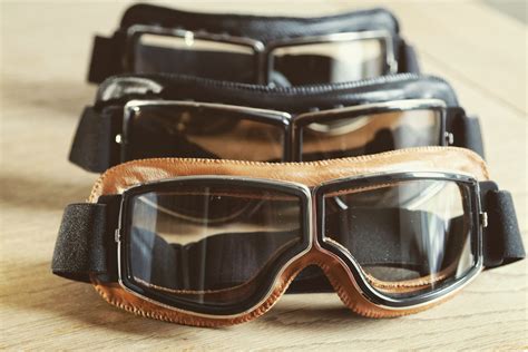 These Classic Retro Goggles Are Perfect For The Classic Car Owner