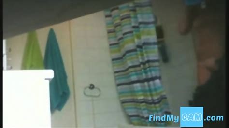 Camera Escondida Novinha No Banheiro Eporner