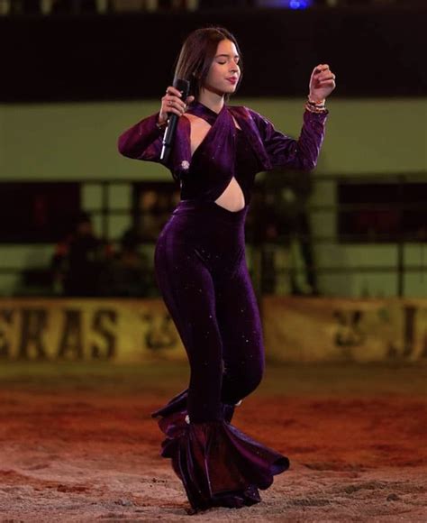 Tributo A Selena Quintanilla Brindado Por Ángela Aguilar Artistas