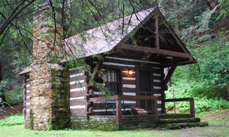 Whenever you decide to visit boonsboro, expedia has amazing deals on loads of the fantastic lodging greenbrier state park has to explore—all in one place. watoga state park cabins | Log cabin exterior, Little ...
