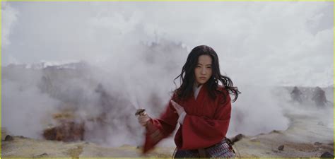 Liu yifei, donnie yen, gong li and others. 'Mulan' (2020) is Now Streaming for Free on Disney+: Photo ...