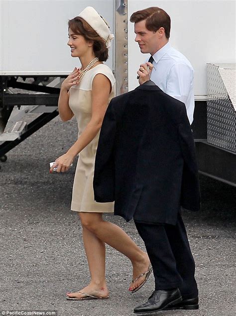 Minka Kelly Looks Just Like The Stylish First Lady On The Set Of The