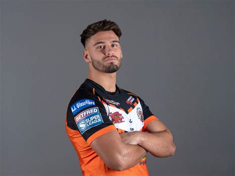 Love Island Castleford Tigers Star Jacques Oneill Heading Into The Villa