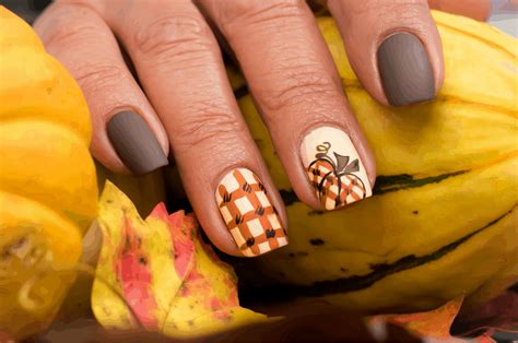 20 Cute Fall Nail Designs You Need To Try Brighter Craft