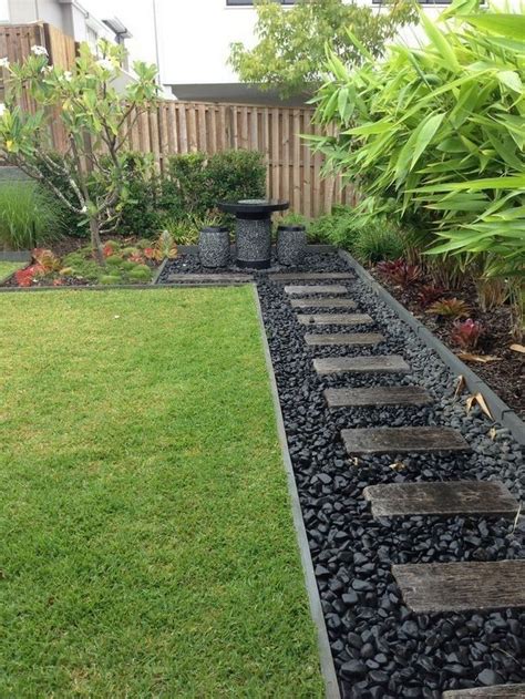 Looking for front yard landscaping tips that won't break the bank? 90 simple front yard landscaping ideas on a budget 2020 2 in 2020 | Front yard landscaping ...