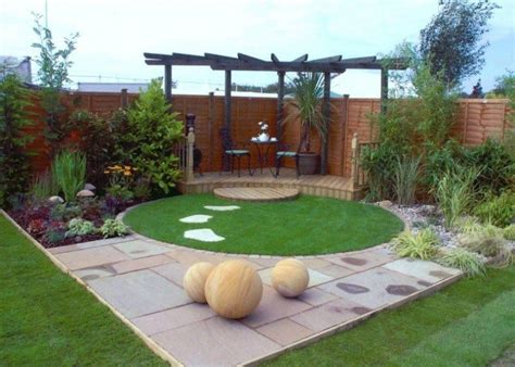 Add extra windows, doors, internal walls, decking and canopies to create your perfect garden space to utilise all year round. small garden decking design ideas | Small garden landscape ...