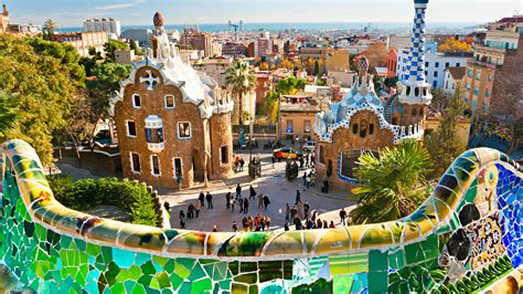 Visita barcelona e consegue os melhores preços reservando o teu voo com a edreams. Parque Güell, Barcelona, España