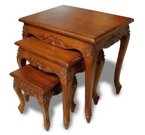 Mahogany Queen Anne Nest Of 3 Tables