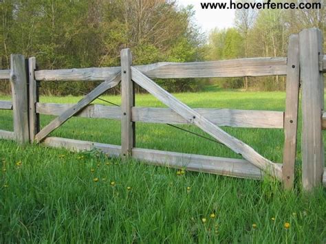 Crossbuck fence design this white crossbuck rail fence design is super for the smaller ranchette where white fencing is ideal for defining property limits, horse corrals or other enclosures. Hoover Fence Wood Split Rail Gates - Western Red Cedar w ...