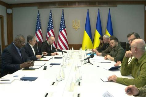 Ucrânia Secretários De Defesa E De Estado Dos Eua Realizam “visita Surpresa” A Kiev Mundo