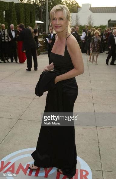Tv Personality Diane Sawyer Attends The 2004 Vanity Fair Oscar Party
