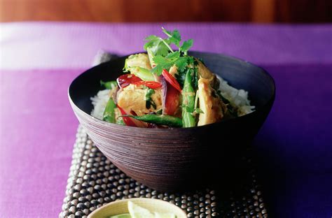 The dream team is david myers and si king, old friends who love food, adventure, and their own impressive beards. Hairy Bikers' Thai Chicken And Coconut Curry | Dinner ...