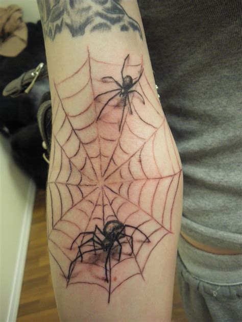 Black Widows Tattoos S Tattoo Geometric Tattoo