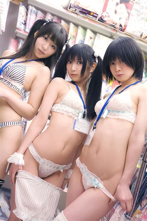 Lenfried Ushijima Iiniku Highres Photo Medium 3girls Asian Bra Japan Multiple Girls