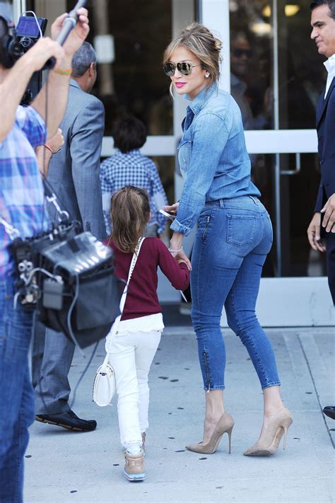 Jennifer Lopez Booty In Jeans Filming In The Bronx September 2014