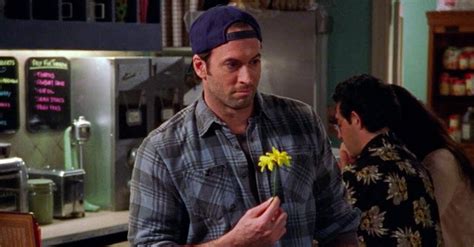 Theres Finally A Picture Of Luke From The New Gilmore Girls Set And