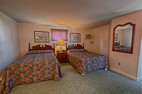 Motel Rooms And Efficiencies The Garrison Motel Suites And Cottages Of