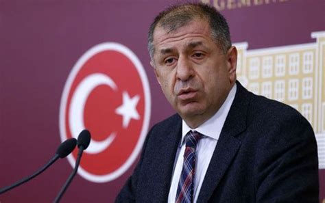 Ümit özdağ, beraberindeki heyet ile birlikte 1915'te ermeni çetelerince katledilen 2 bin 500 kişinin anısına oluşturulan zeve şehitliği'ni ziyaret etti. Ümit Özdağ'dan yeni parti açıklaması - Internet Haber