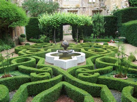According to honorary wrhs member sue keebler, the development of this pattern comes from the practice of… PHOTOS2PLEASEU: KNOT GARDEN