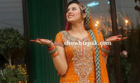 This profile & biography will reveal her complete story. Pakistani Showbiz : Madiha Naqvi Wedding Pics