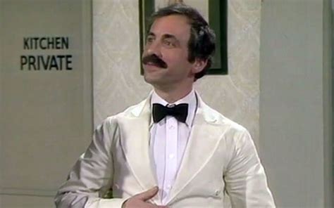 Andrew Sachs Dies At Age 86 Rip Manuel From ‘fawlty Towers