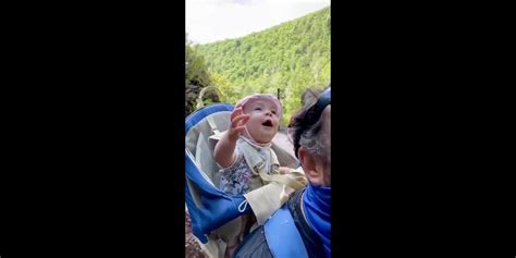 La R Action D Un Enfant Qui Voit Une Chute D Eau Pour La Premi Re Fois Blagues Et Les