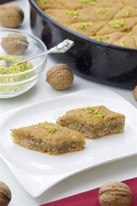 La Na Baklava Kola Koji Okusom Podsje A Na Baklavu Reci Peci