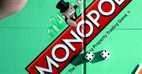 Monopoly The Game That Helped Wwii Pows Escape Pow Monopoly Helpful