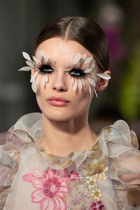 Stunning Feather Lashes Makeup at Valentino Couture Spring 2019 Show