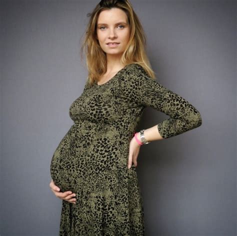 Pregnancy Week 30 A Model Recommends