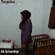 Sehingga dengan referensi quotes terserah tersebut, menjadikan diri lebih kuat, lebih baik, dan lebih bijak dalam menghadapi masalah tertentu. Cara Agar Hubungan Jarak Jauh (LDR) Tetap Langgeng