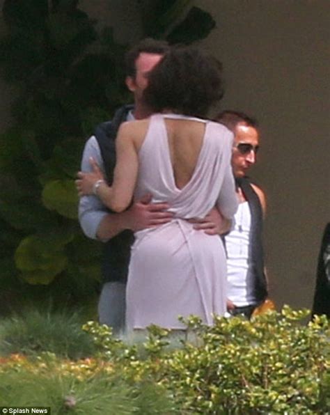 paula patton and the publicist robin thicke s estranged wife gets cosy with right hand man on
