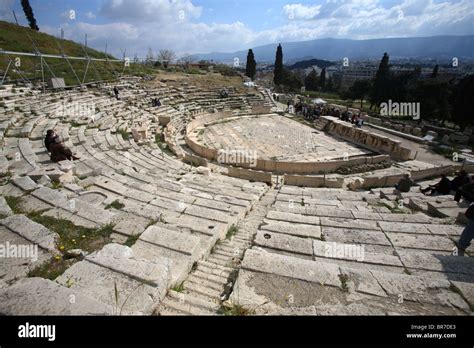 Il Teatro Di Dioniso Atene Grecia Foto Stock Alamy