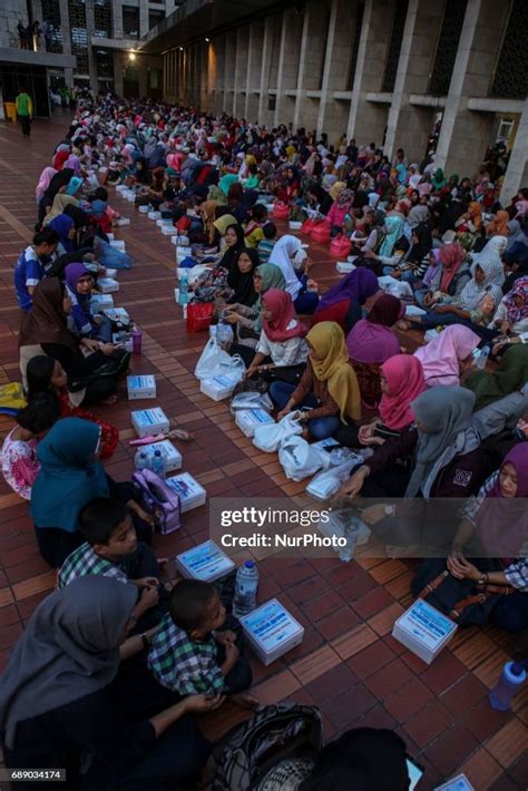 Indonesian Muslim Gather To Break Their Fasting At The Istiqlal Grand News Photo Getty Images