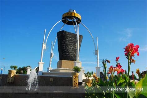 They have changed to batu bersurat but its ok. Bulatan Batu Bersurat | Visit Terengganu