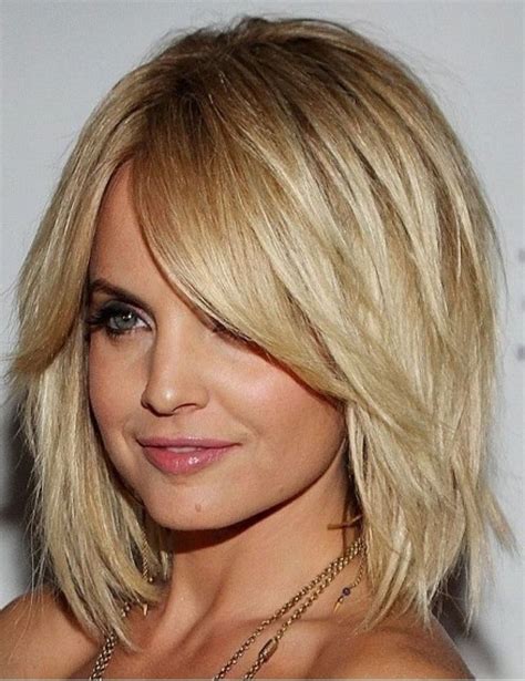 25 most superlative medium length layered hairstyles haircuts and hairstyles 2021