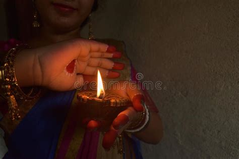 Festival Tradicional Deepavali Foto De Stock Imagem De Flor Vaso