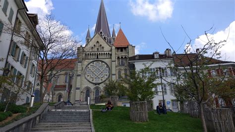 To old or too old. Old town walking tour : Laussane | Visions of Travel