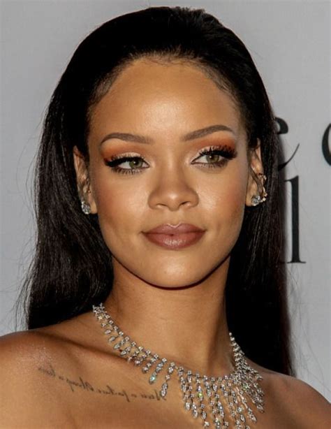 Celebritycloseup Rihanna Face Rihanna Makeup Rihanna