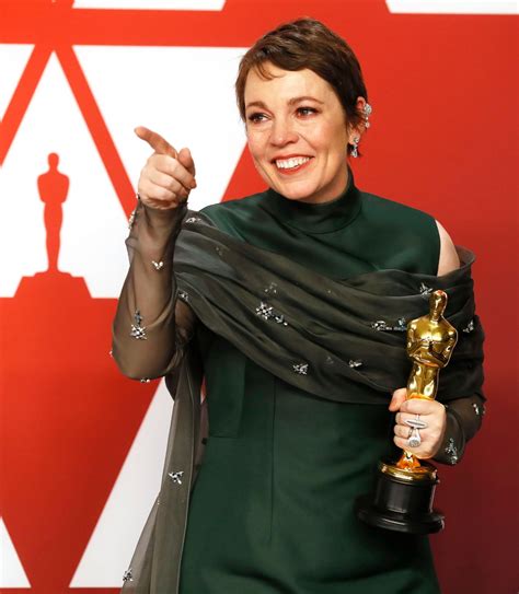 Olivia Colman Oscars 2019 Red Carpet • Celebmafia