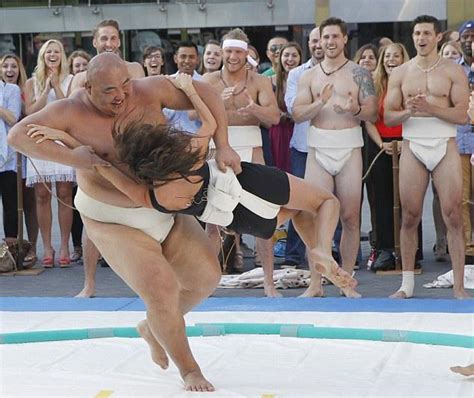 ‘the Bachelorette Contestants Tried Sumo Wrestling And One Guy Was