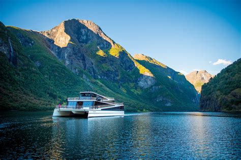 Fjord Cruise — Flåmsbrygga