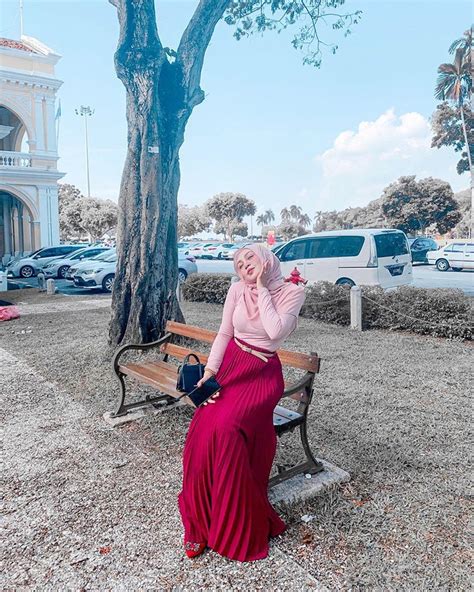 Maybe you would like to learn more about one of these? Tudung bawal exclusive @yuyaascarff_hq 🧕🏻 senang jadi dan ...